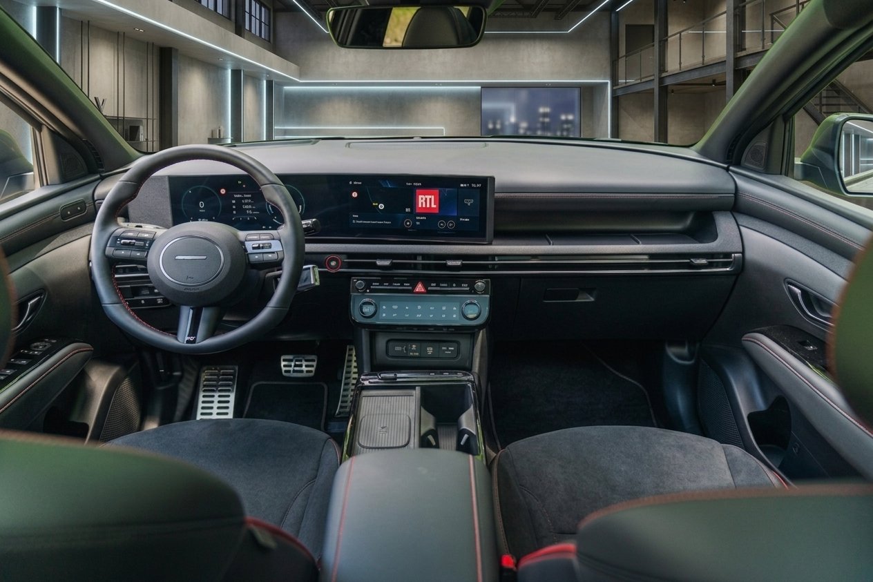Intérieur Hyundai Tucson — rendu showroomia vue habitacle pour annonce VO
